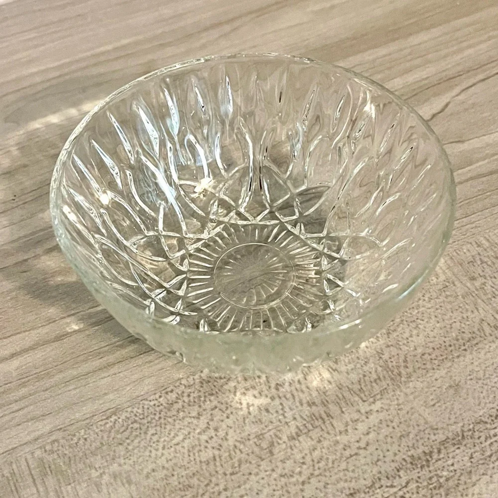 Vintage Pasari Indonesia cut glass Bowl 4”